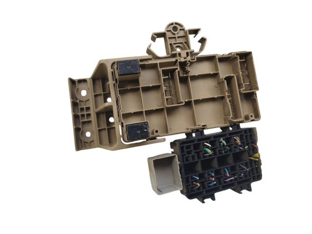 Блок предохранителей 82201FG010, LB101101B Subaru Forester SH