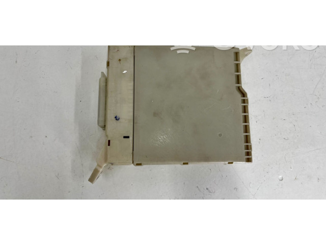   Pojistková skříňka 8267230131, 8273030272   Lexus GS 300 350 430 450H 2006