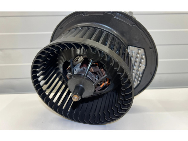 Вентилятор печки    5Q1819021H, 5q0907521c   Audi A3 S3 8V