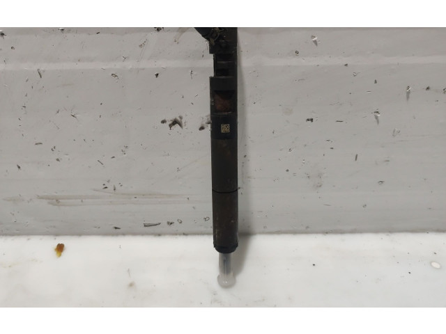 Vstřikovač 338014X500 KIA Carnival J3