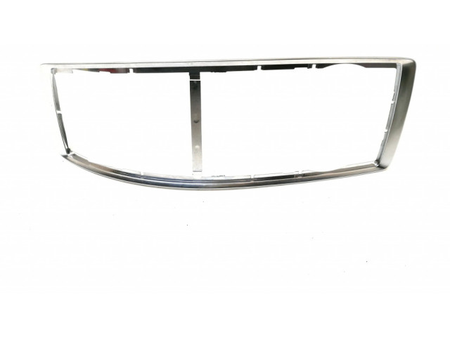 Другая деталь салона