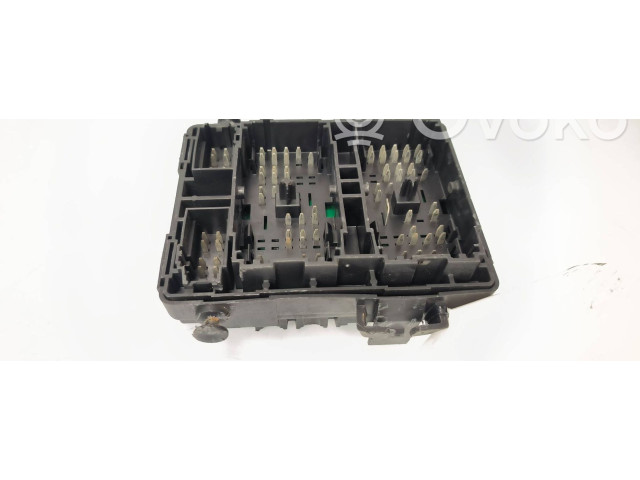 Блок предохранителей 15093837   Cadillac Escalade    