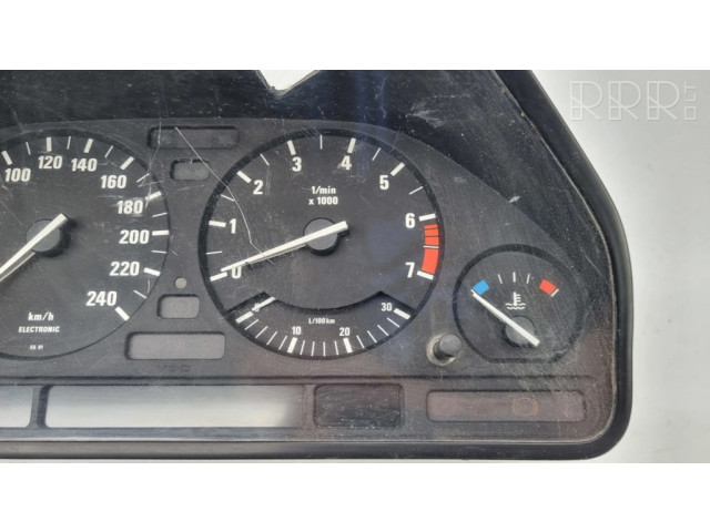 Přístrojová deska BMW 5 E34 1991 13888019, 1388801