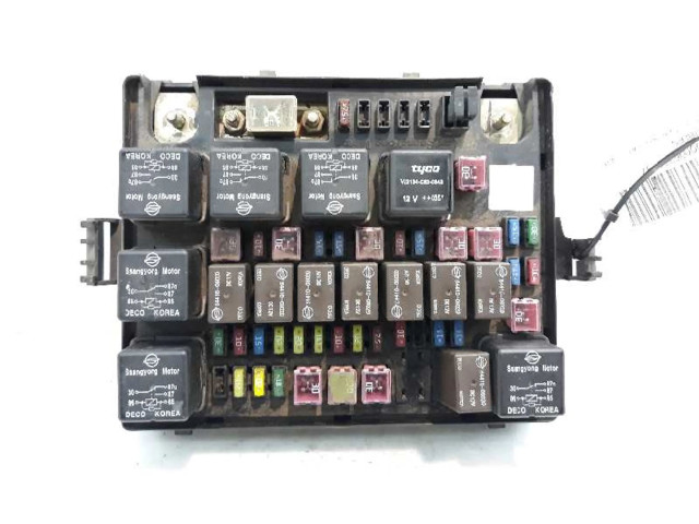 Pojistková skříňka Řídící jednotka BSM 8212008B10 SsangYong Rexton 2004