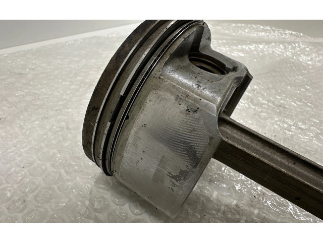  Поршень с шатуном    Mercedes-Benz CLS AMG C219  