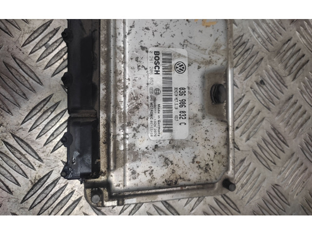 Блок управления двигателя 036906032C, 0261206852   Volkswagen New Beetle
