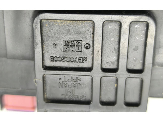 Блок предохранителей  MB100200B   Subaru Forester SJ    