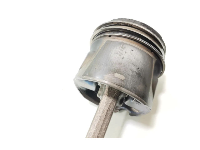 Поршень с шатуном    Volvo XC90