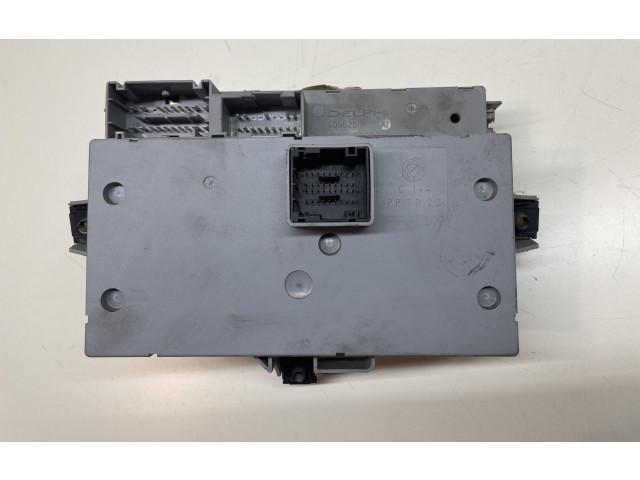 Блок предохранителей 501862100024, 501862100024 Fiat Idea