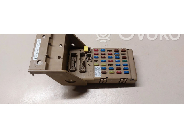 Блок предохранителей 82201FG000, LB101100B   Subaru Forester SH    