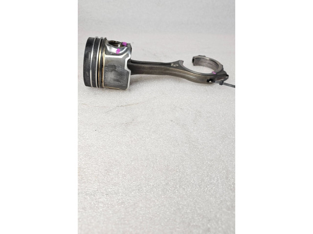 Píst Audi Q7 4L BUG