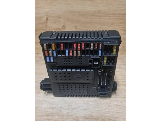 Pojistková skříňka 30728356, 12216069 Volvo S80 2005