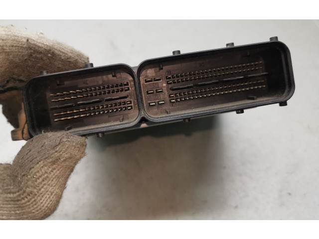 Řídící jednotka 03G906016HN, 0281012272   Volkswagen Caddy 2007