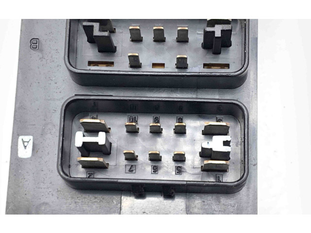 Блок предохранителей LJA2800BE Jaguar XK8 - XKR