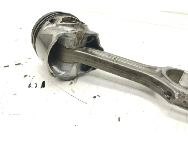 Píst    Hyundai i30     