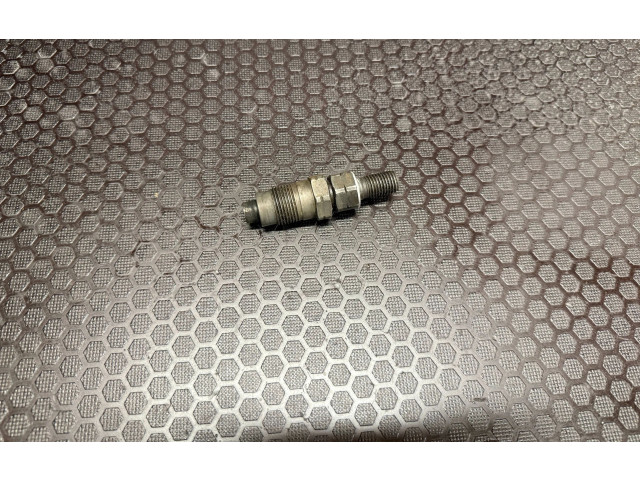 Vstřikovač    Mitsubishi Pajero     