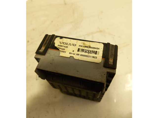 Блок предохранителей 30657428, 000002211822 Volvo V70