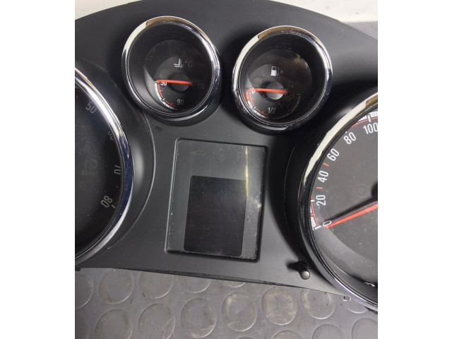 Панель приборов 600775881, 13349517   Opel Meriva B       