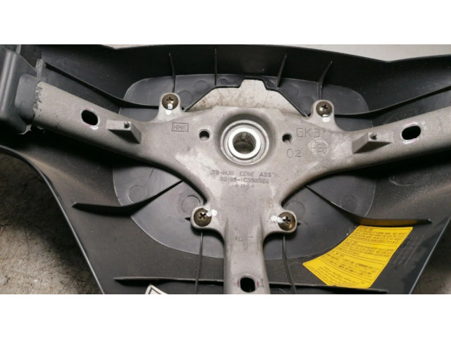 Руль Hyundai Getz 561001C500