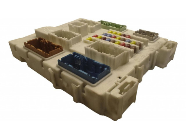 Блок предохранителей BV6N14A073, DJ53117   Ford Focus    