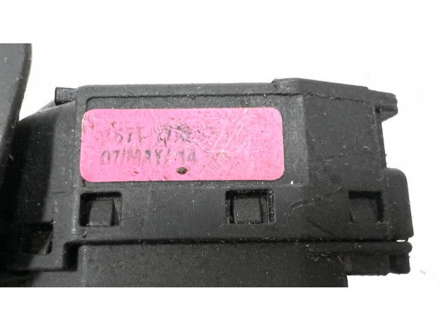 Ручка стеклоочистителей 1S7T17A553DD   Ford Fiesta