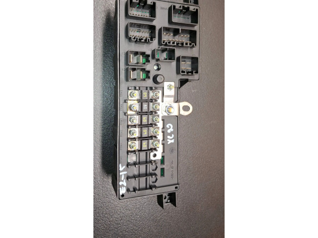 Блок предохранителей  518826003, 678449   Volvo XC90    