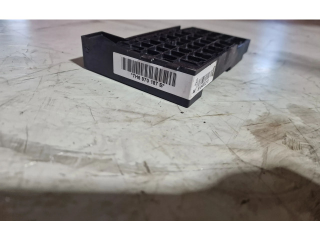 Pojistková skříňka 7H6970187B Volkswagen Transporter - Caravelle T5 2006