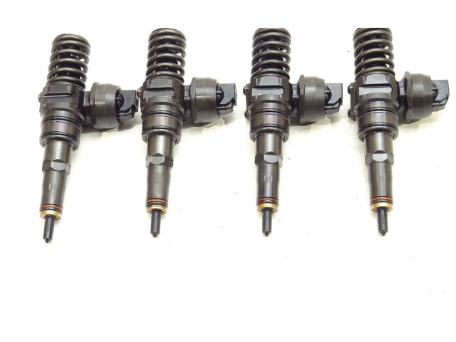 Комплект форсунок 038130073AG Skoda Octavia Mk2 (1Z)