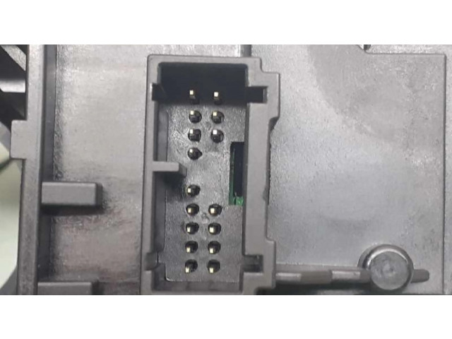 Включатель регулировки освещения панели