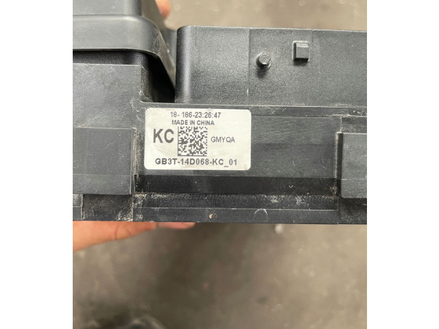 Блок предохранителей GB3T14D068KC Ford Ranger