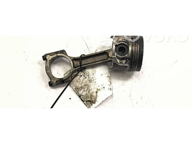 Поршень с шатуном K9K (768) Renault Clio III