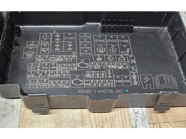 Блок предохранителей AB3914A076BD Ford Ranger