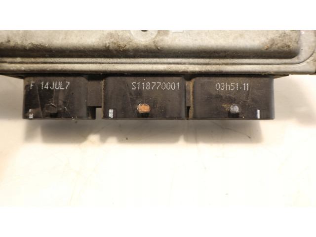 Блок управления двигателем Блок управления S126074106A Renault Clio III