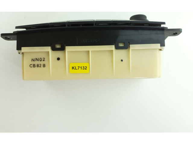 Блок управления климат-контролем NN02CB82B, KL7132 Mazda Premacy