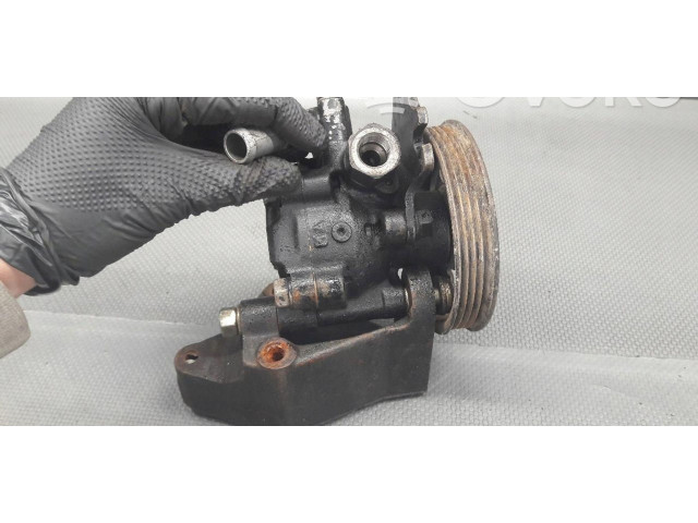 Píst 4911052Y00 Nissan Sunny