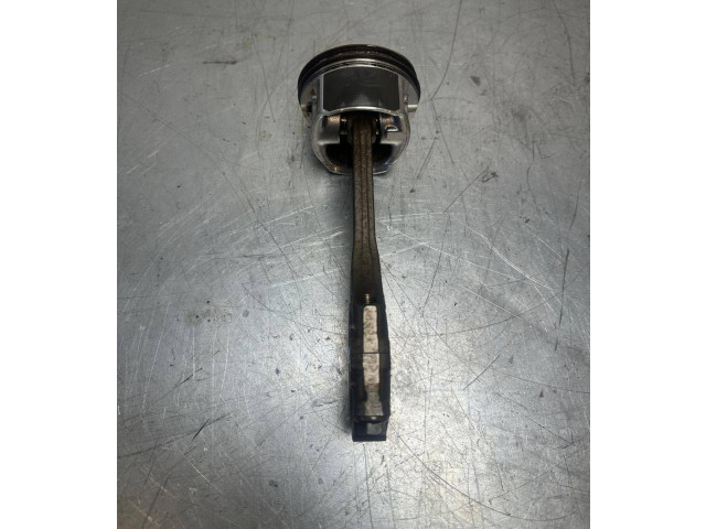 Поршень с шатуном AAA 021e Volkswagen Golf III