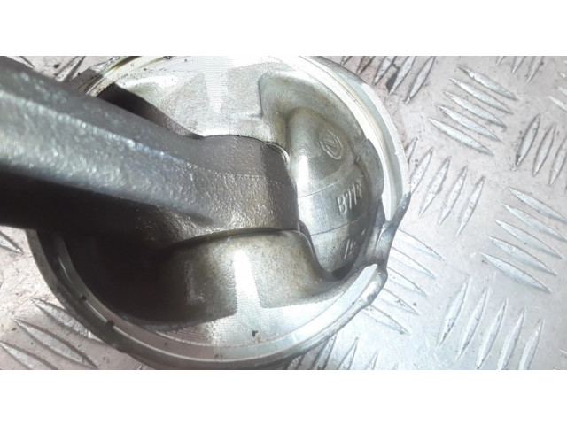 Píst B774, 939A1000   Alfa Romeo 159  pro naftový motor 1.9 939A1000 