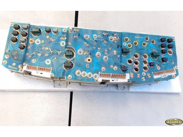 Панель приборов    Mazda 626       