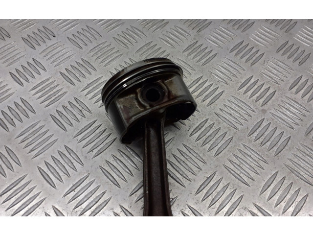  Поршень    Audi A6 S6 C5 4B  