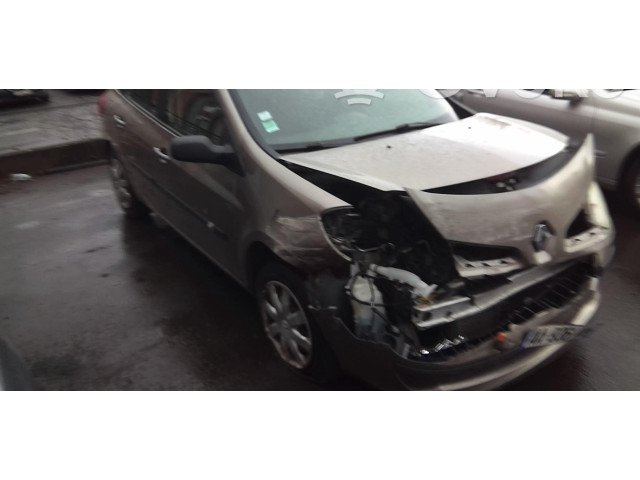 Ручка стеклоочистителей 8201590631 Renault Clio III