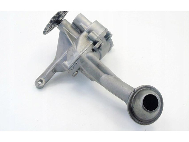 Масляный насос   6061810801  Mercedes-Benz Vito Viano W638 