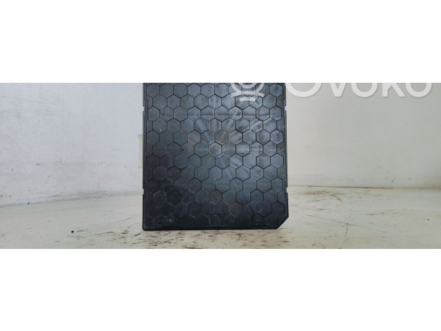 Блок предохранителей 5WA937086AE   Skoda Octavia Mk4    