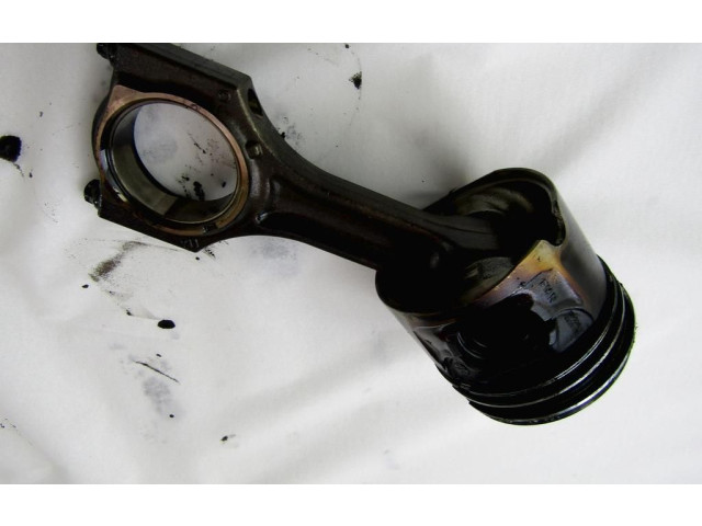 Píst 11258580699 BMW 5 F10 F11