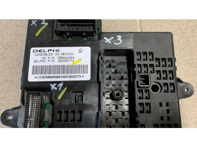 Pojistková skříňka 20866984 Chevrolet HHR 2006