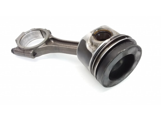 Píst 081187, 131010   Audi A4 S4 B8 8K  pro naftový motor 2.0 CAG 