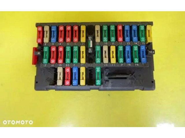 Блок предохранителей 94589625 Peugeot 306