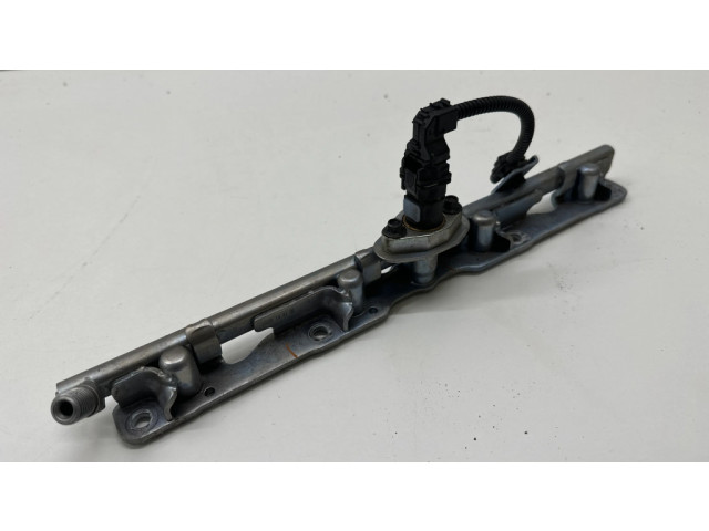 Vstřikovací lišta 8945833030 Toyota Camry VIII XV70 pro benzínový / Электричество motor 2.5