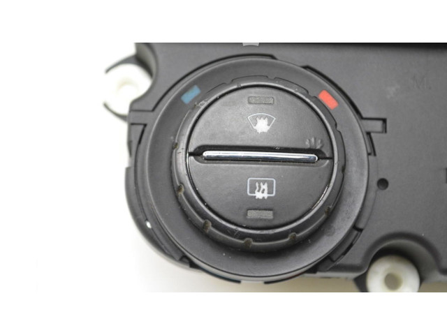 Модуль блока управления кондиционером 74241061 Skoda Octavia Mk2 (1Z)