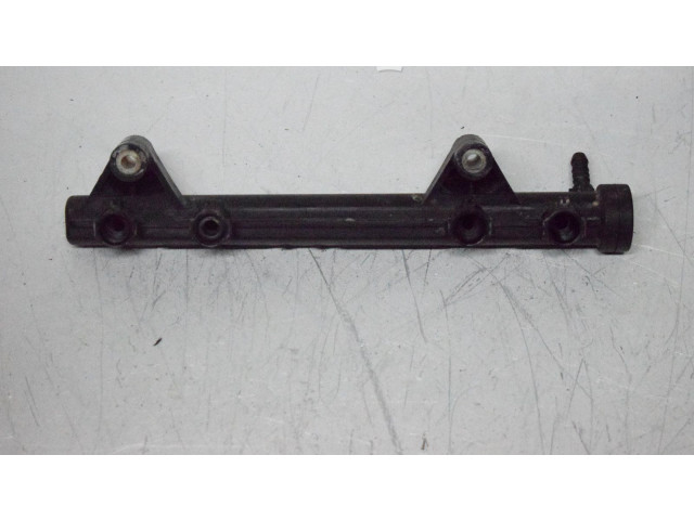 Топливная рампа 047133319Q Skoda Fabia Mk1 (6Y) для двигателя ATZ