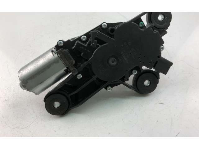 Моторчик заднего дворника 0390201884    Volvo V60